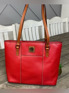 Dooney & Bourke Pebble Grain Small Lexington Shopper Tote – Red